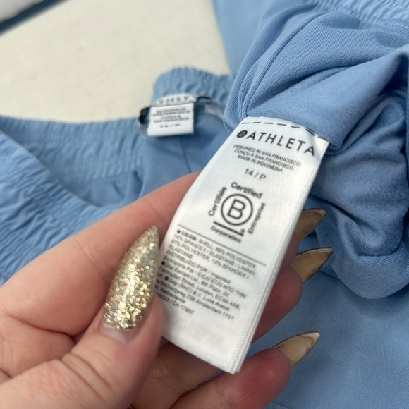 Athleta VENICE MID RISE JOGGER
All-way stretch fabric with a no-dig waistband. - Picture 14 of 15